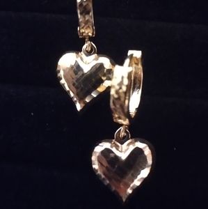 SOLD: 18k Diamond cut earrings